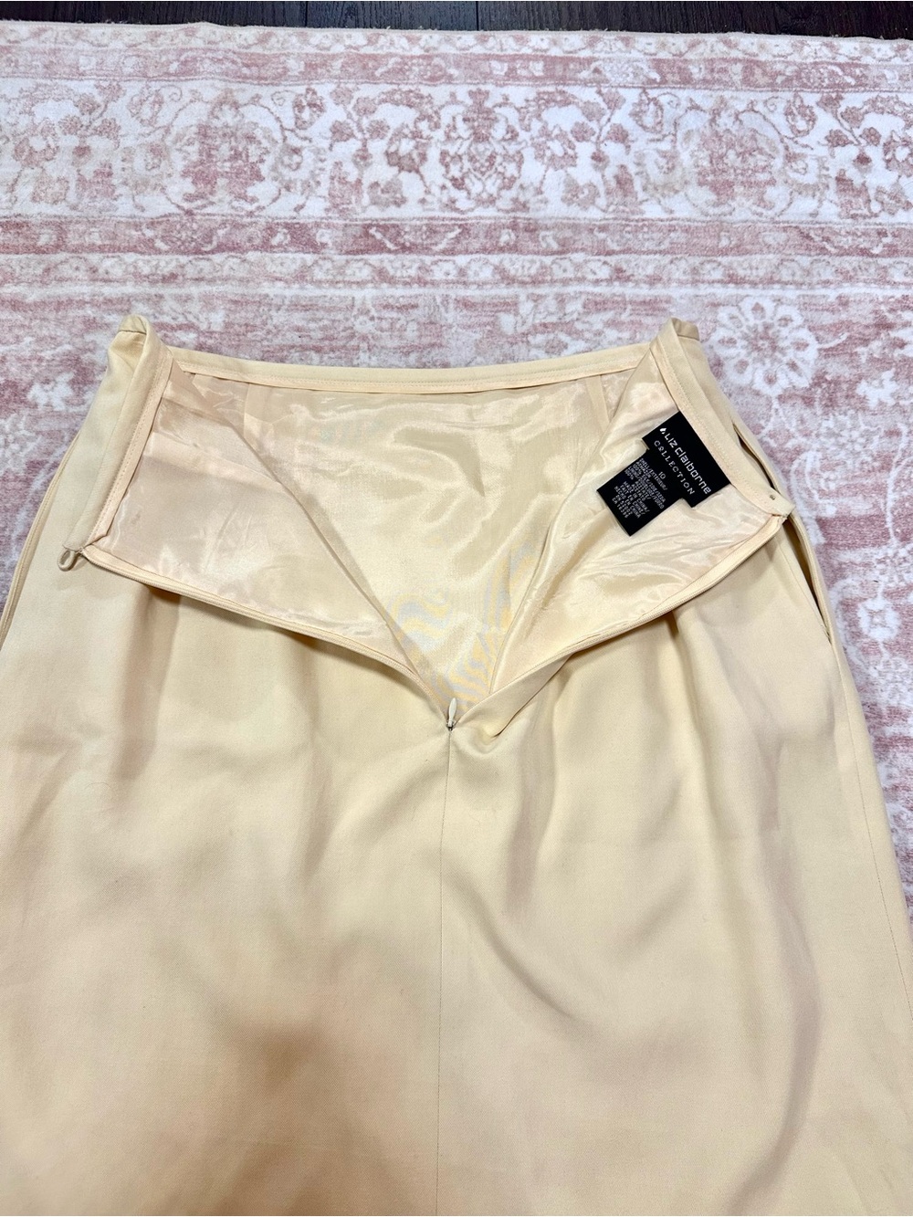 Vintage 🌼 100% Silk Butter Yellow Liz Claiborne Skirt W/ Pockets - Picture 8 of 12